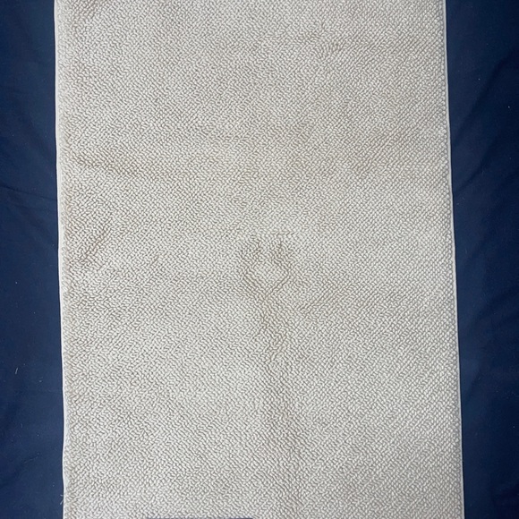 Brooks Brothers Zoe Flint Bath Rug Reversible Beige Color 20” X 32” 100% Cotton - Picture 5 of 6